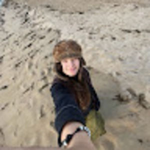 Meet your Posher, Ella